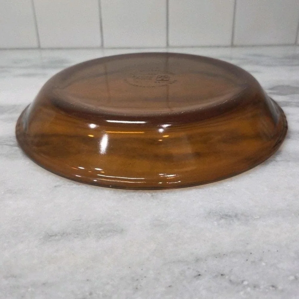 Anchor Hocking Amber Pie Plate, Glass Baking Pan, Oven & Microwave Safe Ovenware